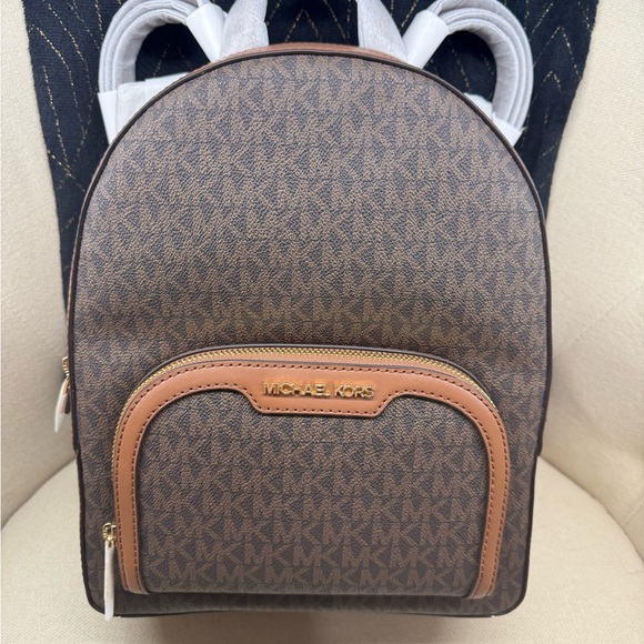 Michael Kors Jaycee Medium Logo Backpack BRAND NEW - Picture 1 of 2